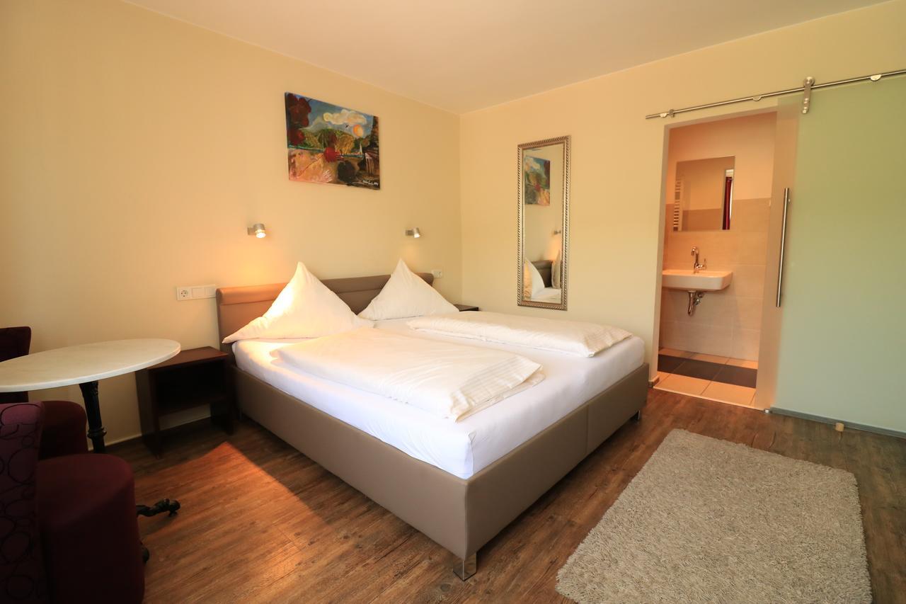 Christiana'S Wein & Art Hotel Bernkastel-Kues Bagian luar foto