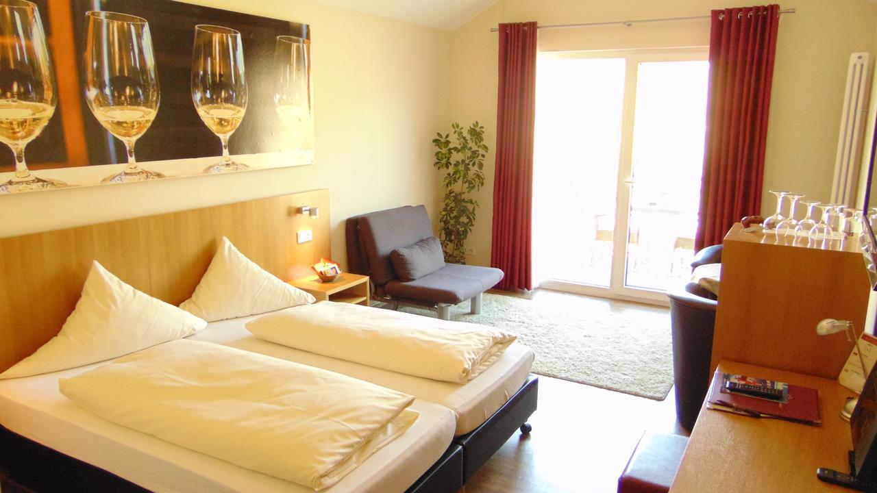 Christiana'S Wein & Art Hotel Bernkastel-Kues Bagian luar foto