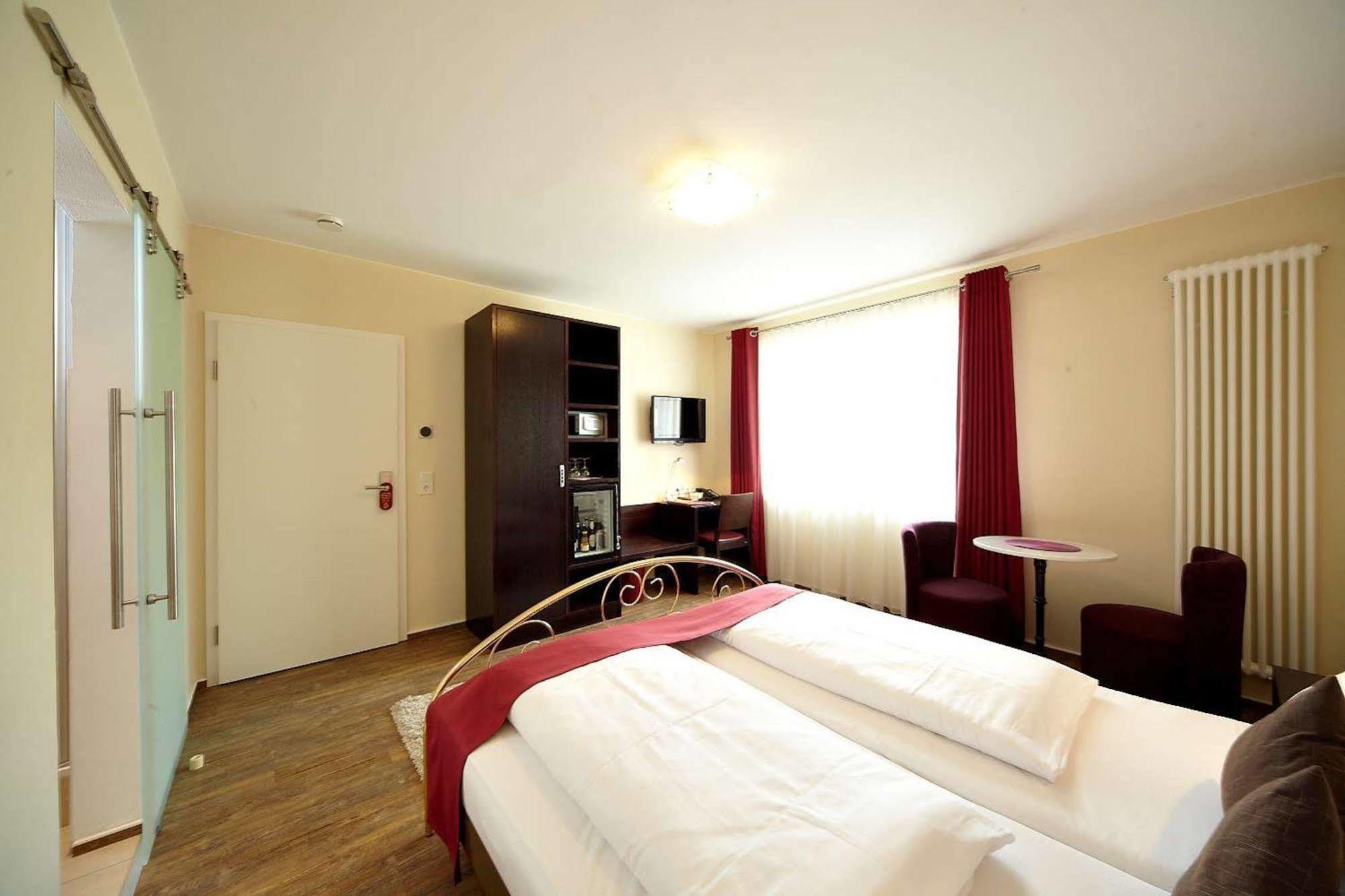 Christiana'S Wein & Art Hotel Bernkastel-Kues Bagian luar foto