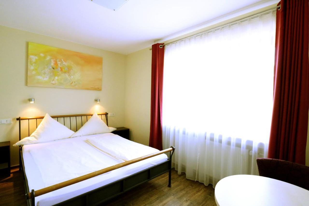 Christiana'S Wein & Art Hotel Bernkastel-Kues Bagian luar foto